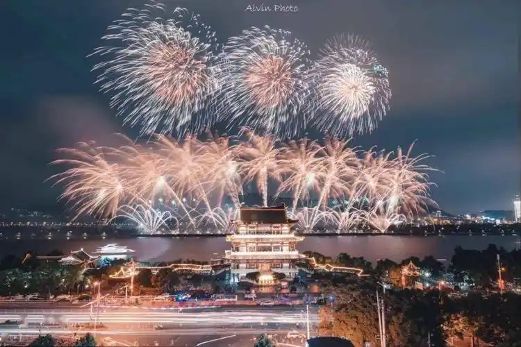 试过从"宇宙"视角俯瞰长沙吗?每一帧都美成壁纸!