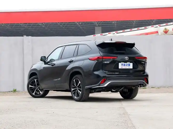 一汽丰田 皇冠陆放 2022款 2.0t 四驱劲耀版