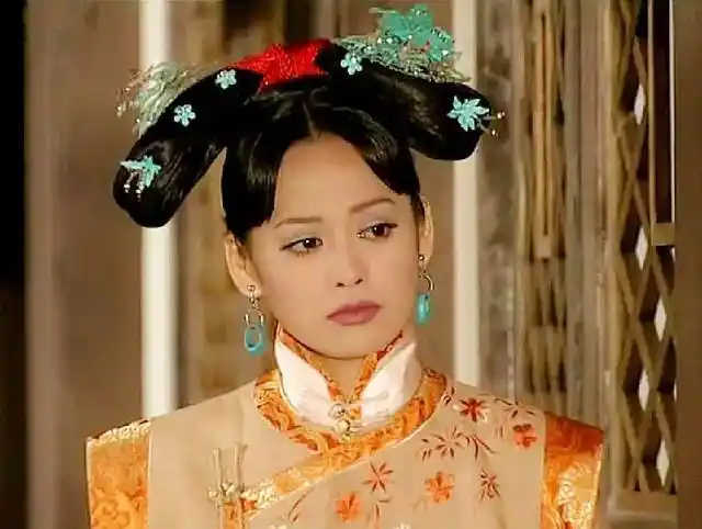 康熙二十六年时,孝庄皇后逝世,但是临终前对康熙皇帝说的遗嘱大概意思