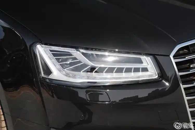 17款奥迪a8的车灯这么好看为啥不沿用下去呢这个是真的帅气奥迪