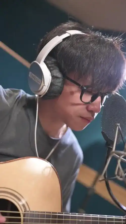 morris赖仔靠近宪乐录音棚翻唱唱歌2022录音宪乐录音室