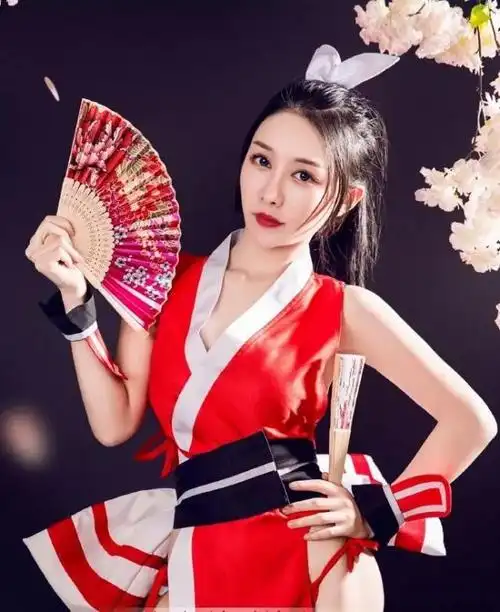 不知火舞王者荣耀:小姐姐cosplay不知火舞王者荣耀不知火舞魅语