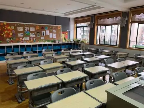 新学期排座位,很多学霸居然坐在这个位置!