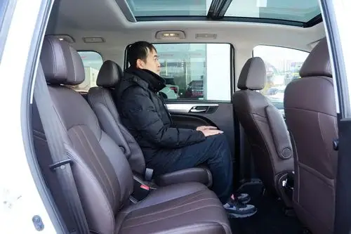 【 广汽传祺gm6高清图片】_空间展示_搜狐汽车网