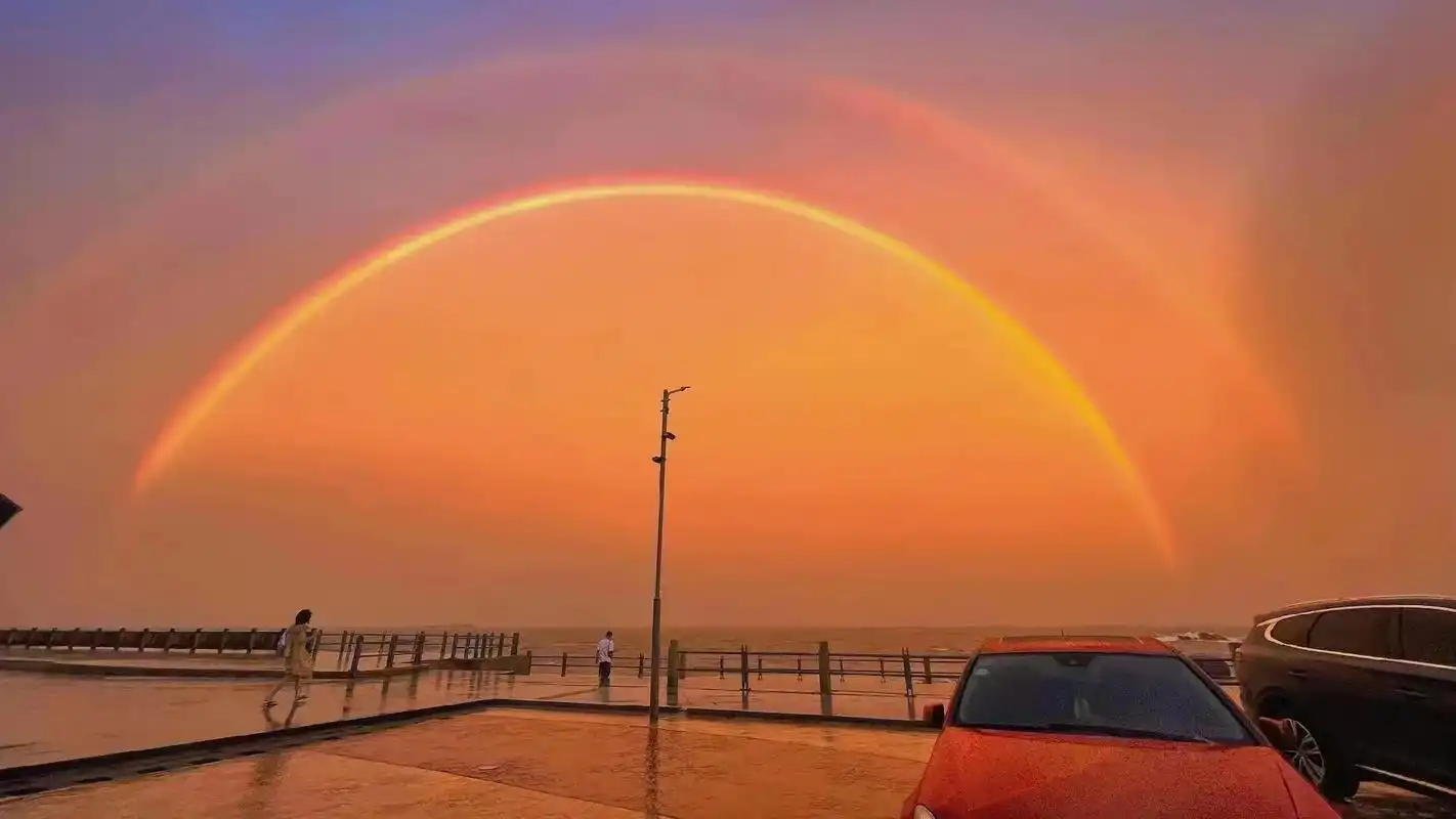 雨过天晴后又见彩虹