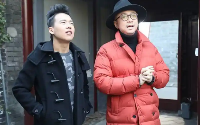 徐峥郭麒麟参观佟大为院子,一同惊讶:好先进!住四合院的明星们