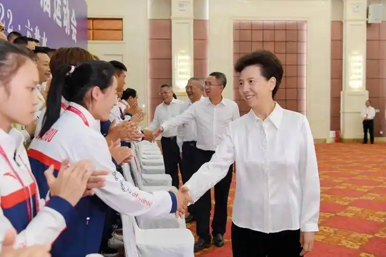 谌贻琴会见全省体育工作者代表_贵州_发展_竞技