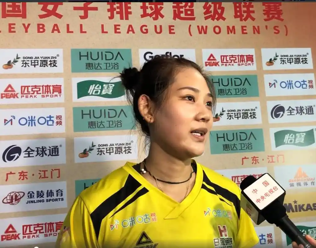【女排联赛第一阶段最后一战,山东女排输球,孙杰接受采访】 11月18日