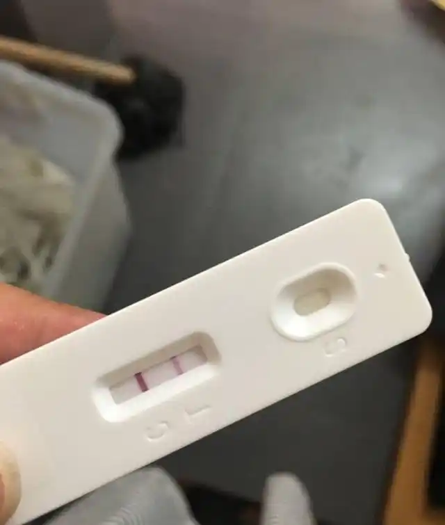 怀孕一个月,为什么"试孕纸"总是一深一浅?听听妇科专家怎么说