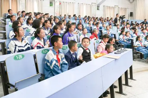 铁路花园学校教育集团主办的"我演讲我自信"演讲比赛决赛落下帷幕