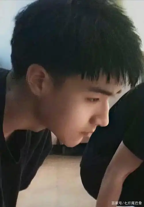 你见过最好看的素颜男生