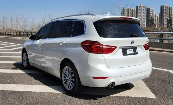 宝马2系多功能旅行车 2019款 220i 领先型(进口)