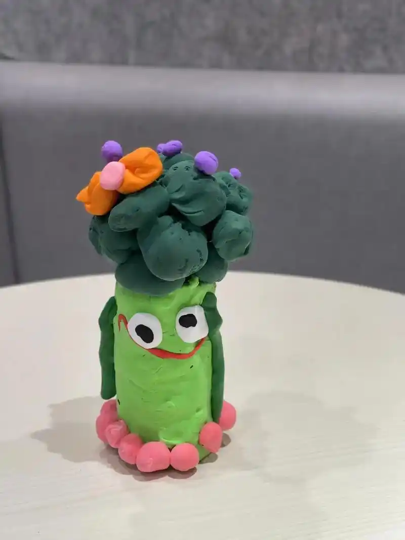 可可爱爱的西兰花～#创意美术 #粘土手工  - 抖音
