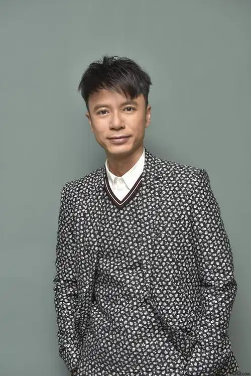 月半小夜曲(1987年李克勤演唱歌曲)_尚可名片