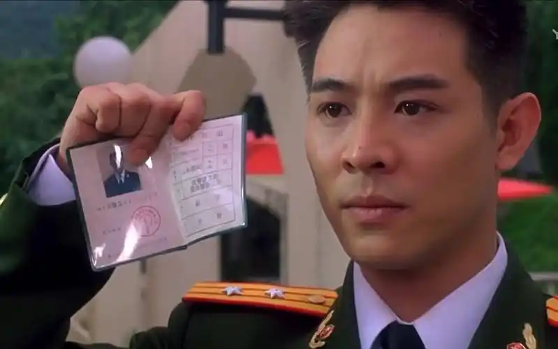 李连杰年轻时是真的帅