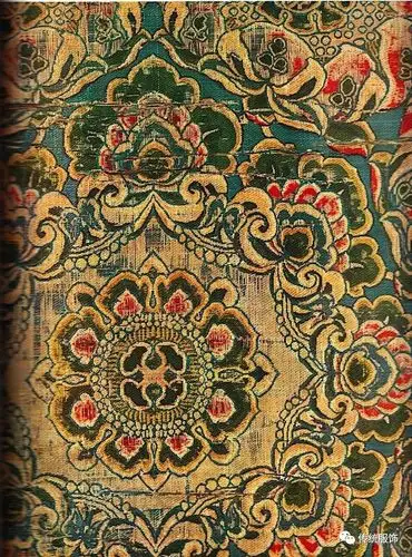 行》剧照 / @驯夫记之大唐女儿行官博 宝花是一种理想化的花卉图案,它