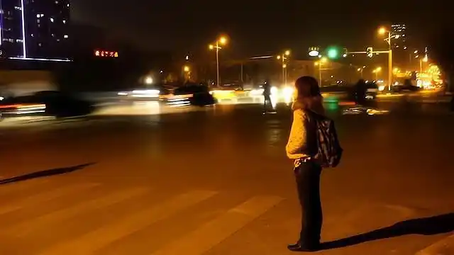 我是谁,谁是我……每一个人,尤其是在年轻的时候,在人生的十字路口何