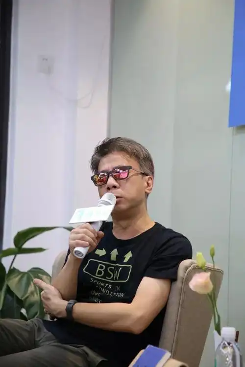 清朗有约岁月无声三十年刘卓辉新书分享会掠影