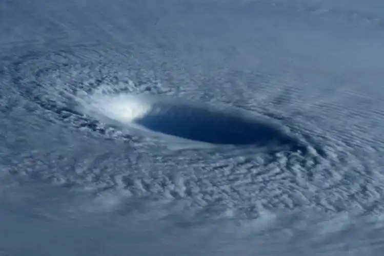 朱广权你看这么多台风眼又大又圆