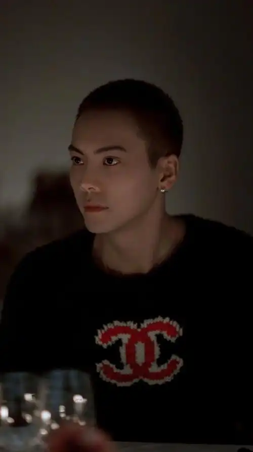 陈伟霆剃头#光头造型的硬核饱饱,帅的!#fashion_kwong