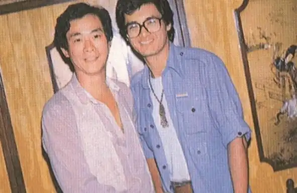 周润发三次下跪郑少秋表感恩郑少秋到底帮过他什么