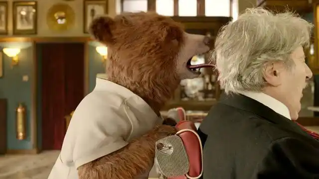 帕丁顿熊2:休·格兰特演技突破,一人饰演五角,把萌熊坑进监狱!