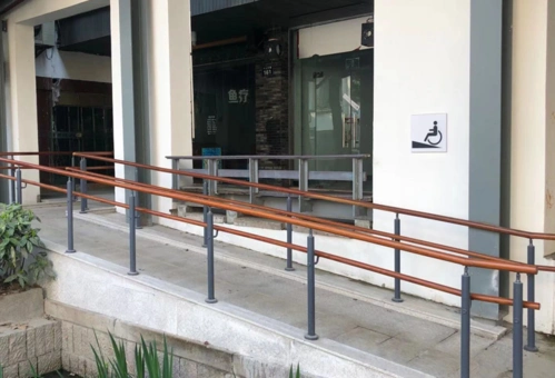 无障碍坡道新增无障碍车位,分置手提式折叠坡道,改造无障碍通道……3