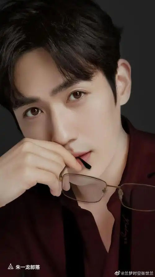 朱一龙咋就长的这么帅气迷人呢