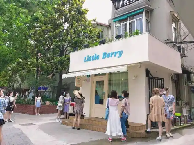 每天打卡的美少女络绎不绝!