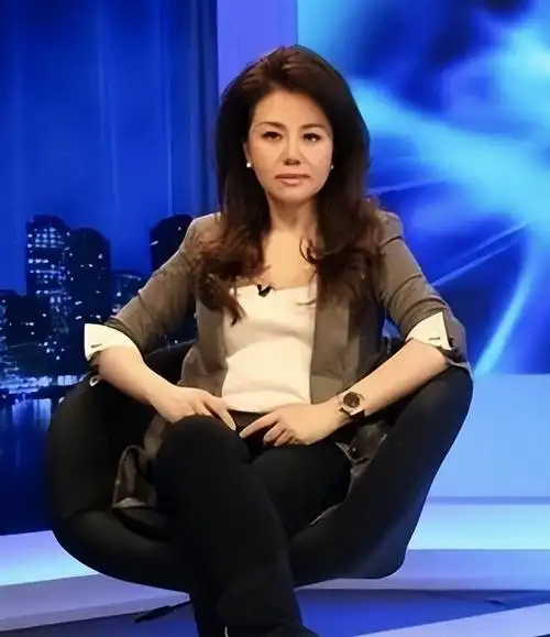 央视女主播方静:一生未婚,身陷"间谍门",患癌早逝痛了父母心