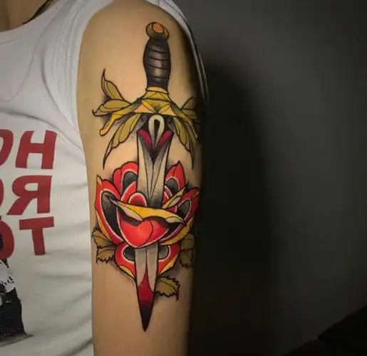 温岭纹身newschool匕首与花