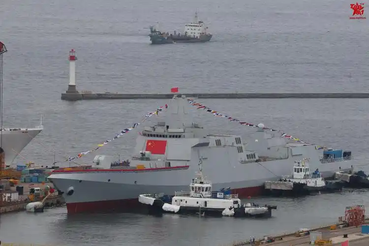 大连新下水055大驱的高清大图来啦!