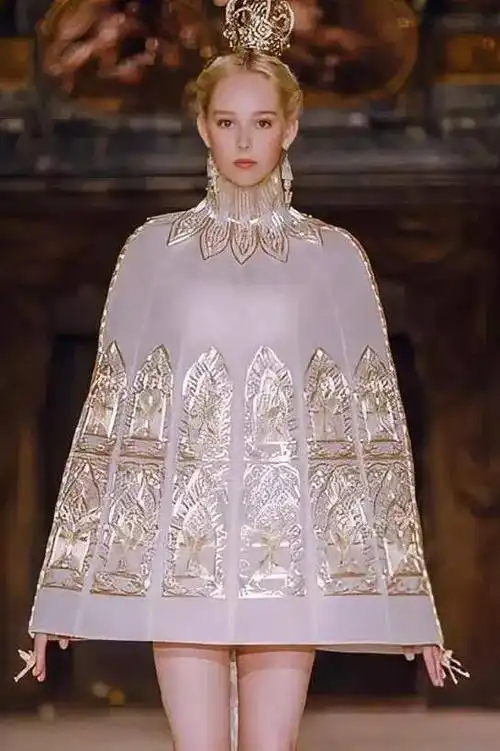 礼服故事 | 这是什么神仙衣服?网友齐呼:中国风美哭了