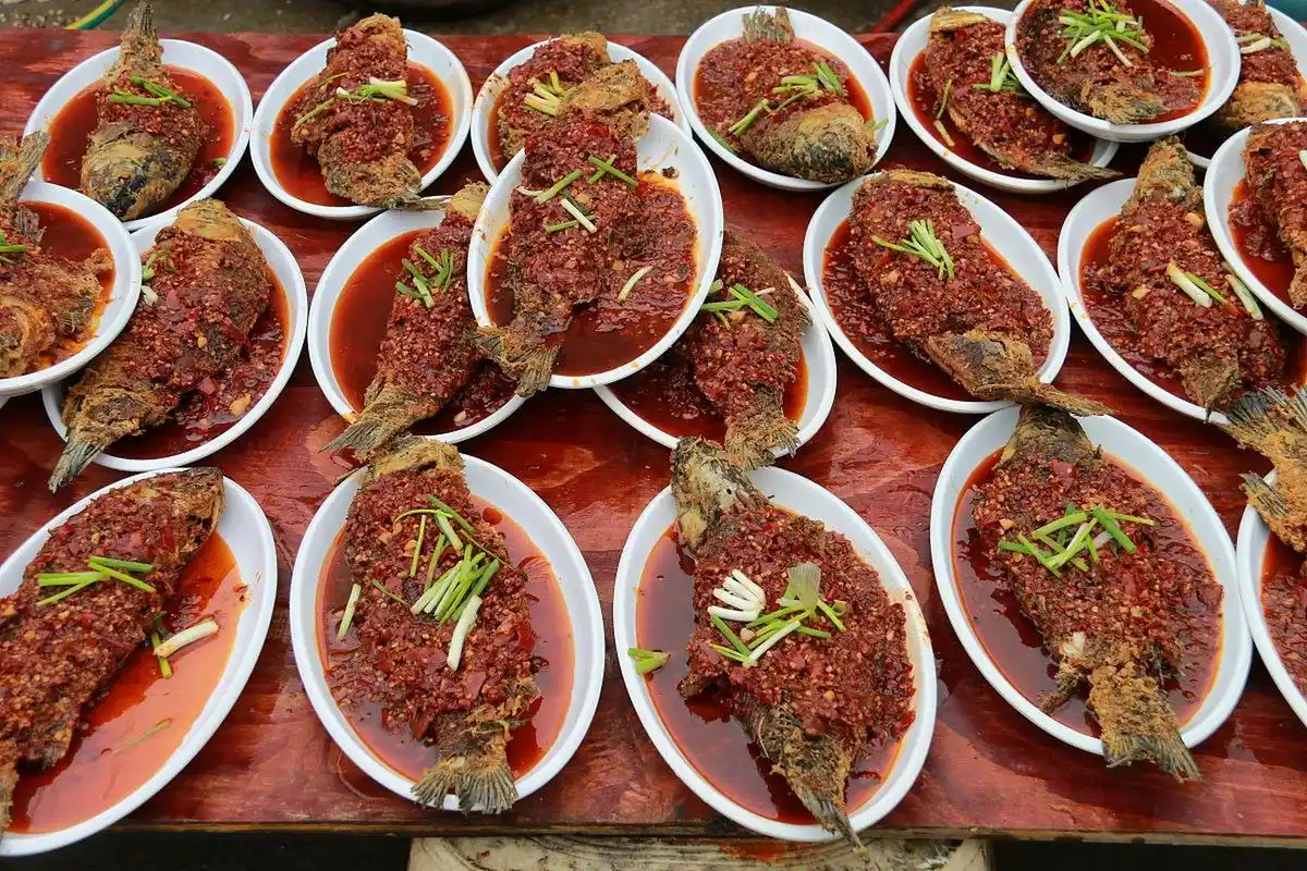 贵州十大著名小吃|以下是贵州比较著名的十大小吃:  **1.