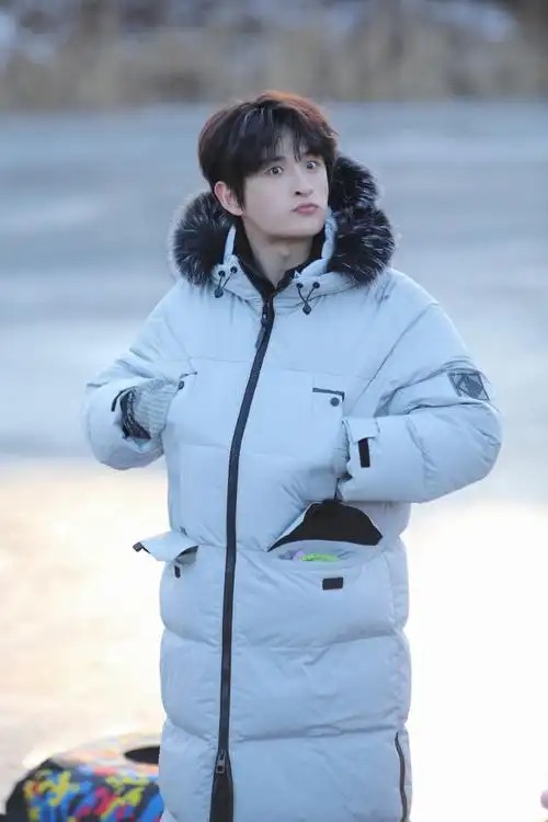 张远超话冰雪世界,快乐遨游.