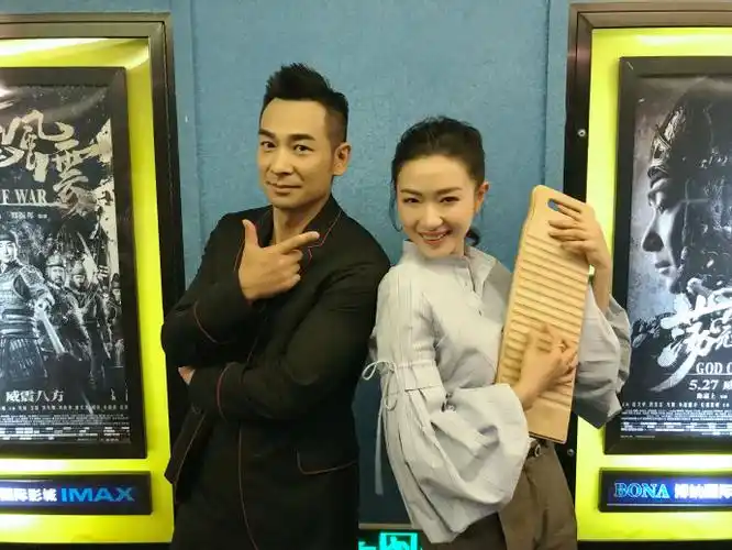 那这组无水印的搓衣板夫妇@赵文卓@万茜原图送给大家吧!