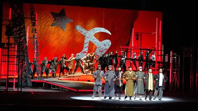 诠释拳拳初心 长江人民艺术剧院将"主旋律"排成艺术品服务主题教育