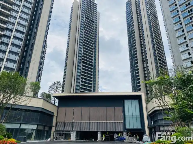 华润置地公园上城新拍现场谍照实时了解楼盘新动态