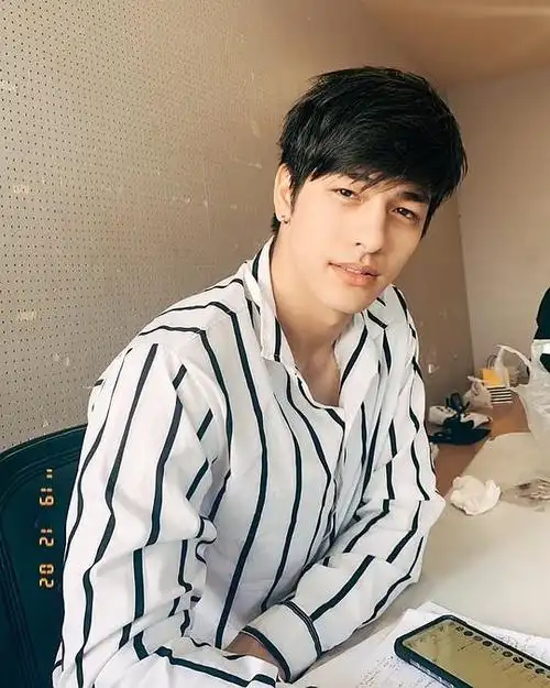 卢克·普劳顿 luke ishikawa plowden的图片