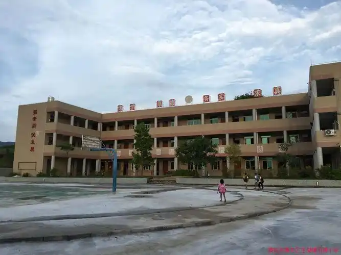 校园风光_学校情况_揭阳市揭东区玉湖镇玉牌小学