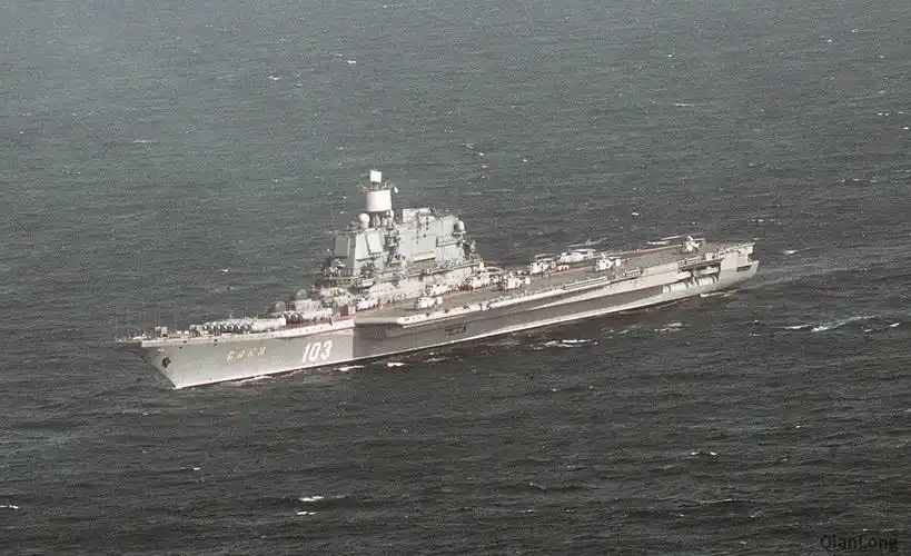 在地中海巡航的苏联巴库号载机巡洋舰现已成为印度航母2