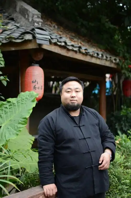 >资讯列表 > 杨经纬个人官网 杨经纬,笔名林翰,字小雨,号五云山人