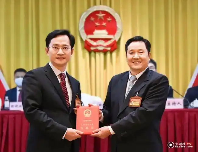 北大博士后85后潮汕人郑丹辉当选江门市江海区区长