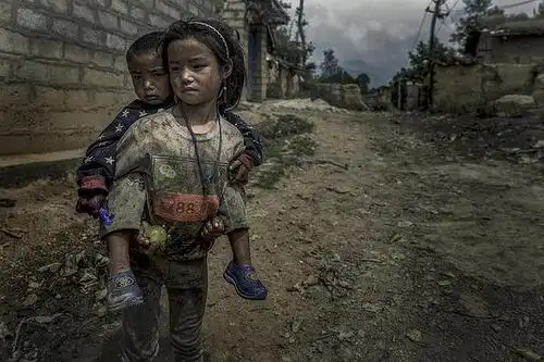 tour贫穷艺术展——看一看凉山布拖的留守儿童