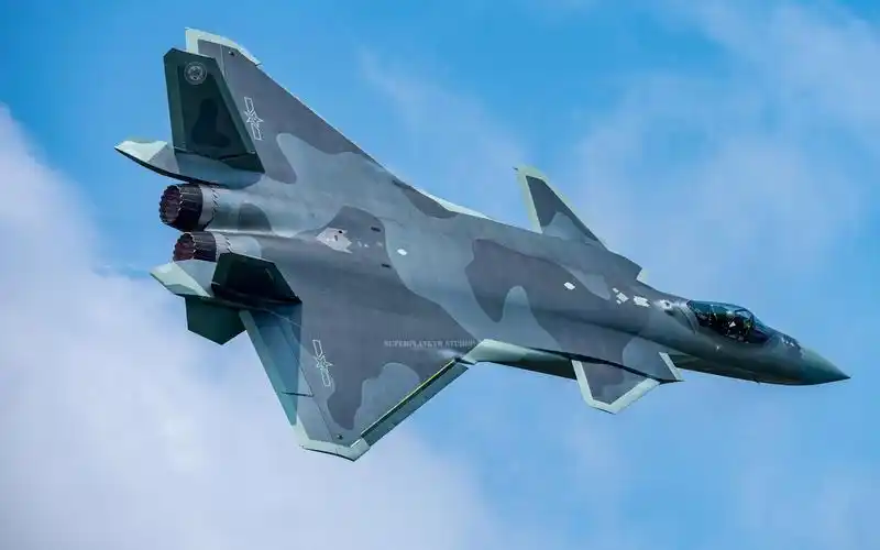 终于弥补了5年前歼20亮相珠海航展的遗憾