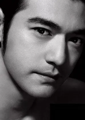 可以是"相定男女",从以下几方面看生男生女的命运:   男人主要看眉毛