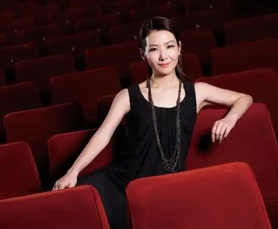 胡军老婆卢芳个人资料 因戏暗生情愫