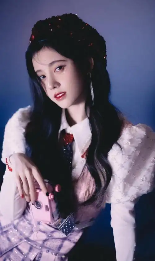 鞠婧祎甜美乖巧迷人写真