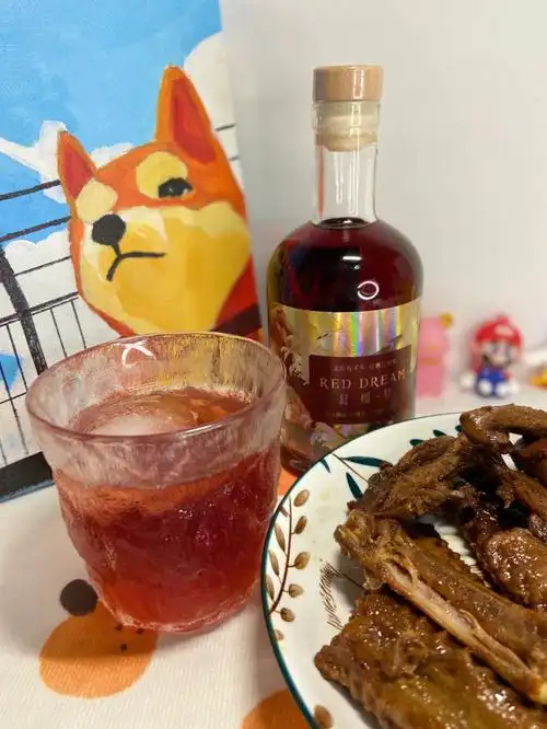 成年人的浪漫从喝酒开始97享受一个人的微醺时光忘掉烦心事92从一