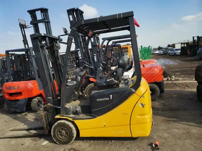 销售电瓶叉车装卸堆高搬运叉车设备临沂二手叉车位置看好包邮